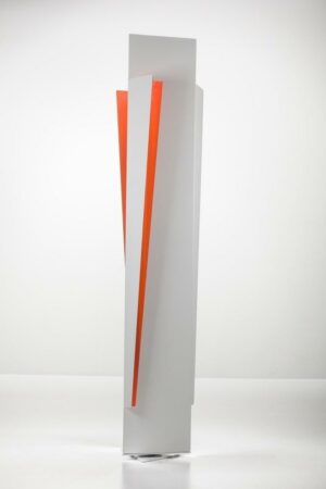 escultura De la serie "Polimorfismo" Tótem No.1 Blanco Naranja de Juan Ricardo Mejía