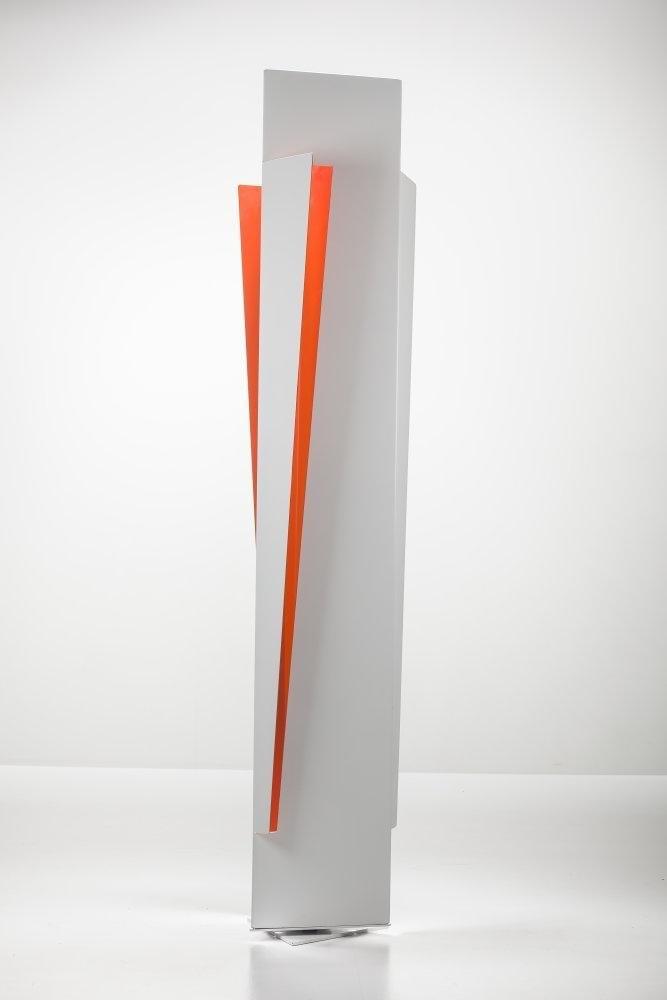 escultura De la serie "Polimorfismo" Tótem No.1 Blanco Naranja de Juan Ricardo Mejía